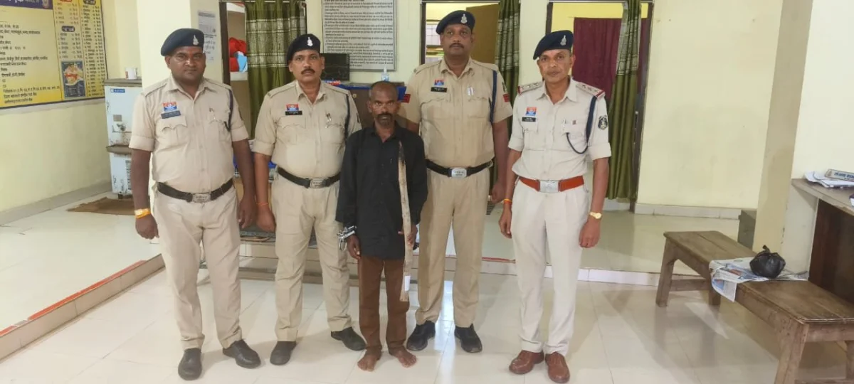 हत्या के फरार आरोपी ग्राम खुर्सुला बल्किपाली बिलाईगढ़ जंगल से गिरफ्तार
