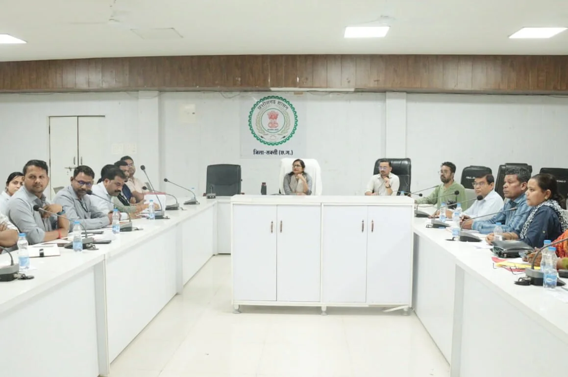 कलेक्टर की पहल पर उद्योगों की मांग के अनुरूप तैयार होंगे जिले के आईटीआई युवा