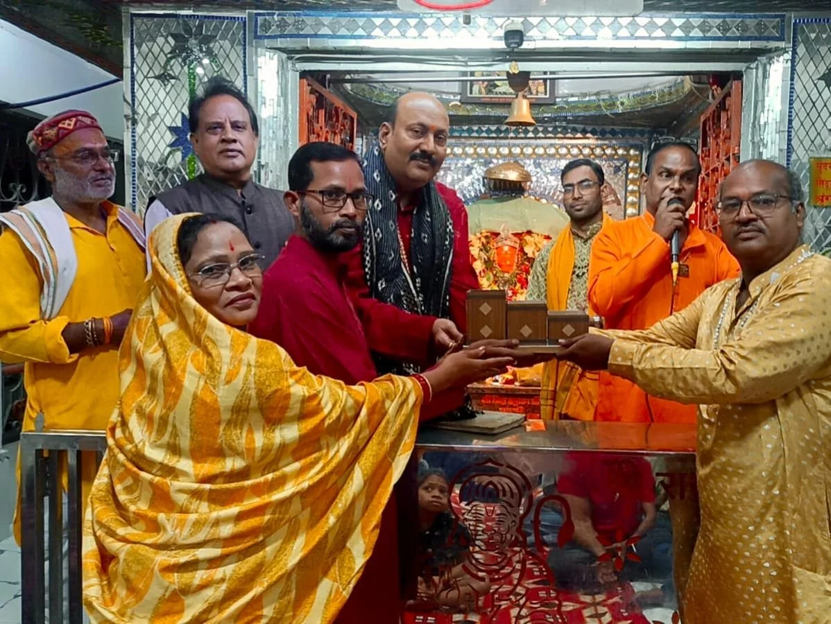श्री सिद्ध हनुमान मंदिर की 180वीं महाआरती में पंडित तपेश शर्मा हुए शामिल