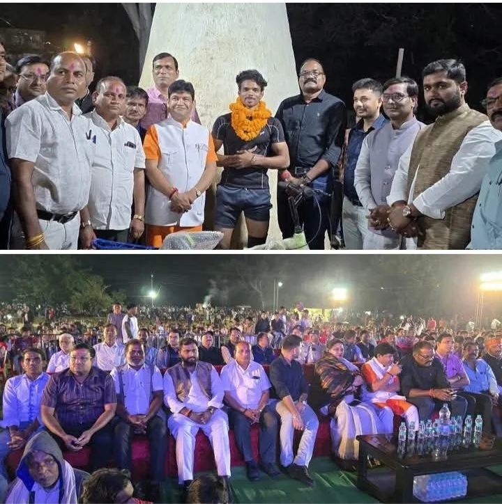 बाराद्वार शहर में हुआ गढ़ प्रतियोगिता एवं सुनील सोनी नाइट का भव्य आयोजन.सांसद.पूर्व विधायक.एसपी साहब। जिला पंचायत सीईओ। नगर पंचायत अध्यक्ष/ उपाध्यक्ष सहित जिला पंचायत सभापति रहे मौजूद. कार्यक