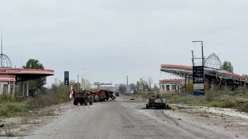 Russia and Ukraine say Oleshky aid operation and evacuations under way