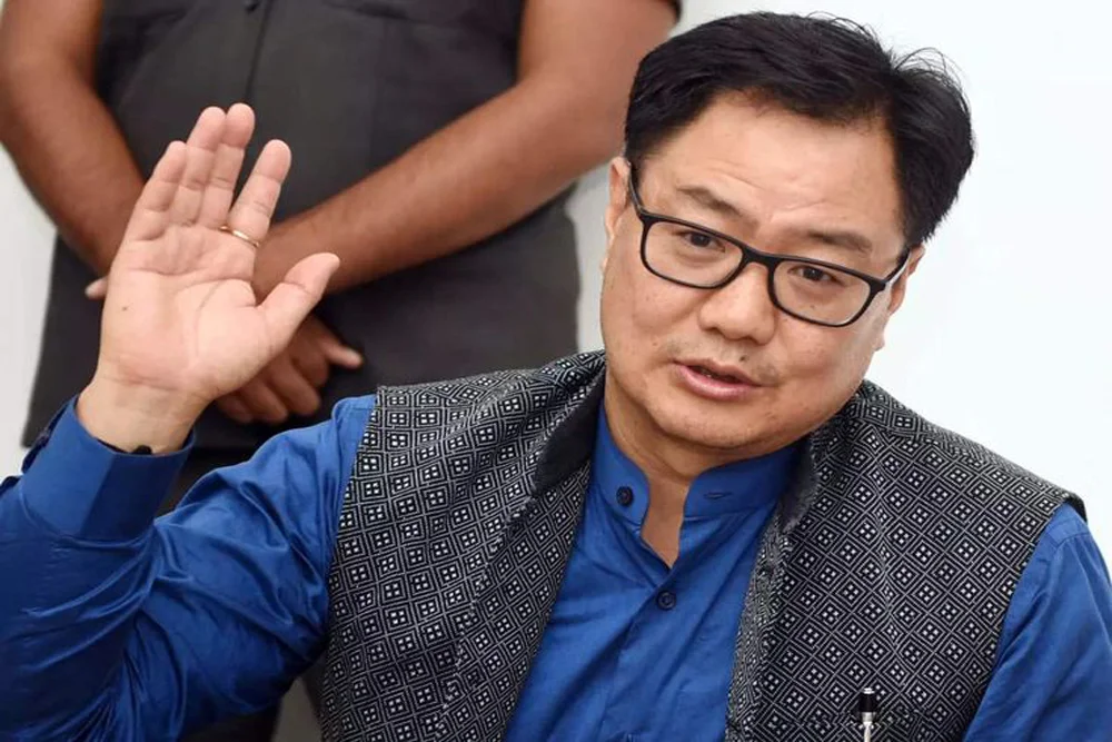 नसीरुद्दीन शाह के विचार भारतीय लोकतंत्र के लिए ‘बेहद हानिकारक’ हैं : किरेन रीजीजू