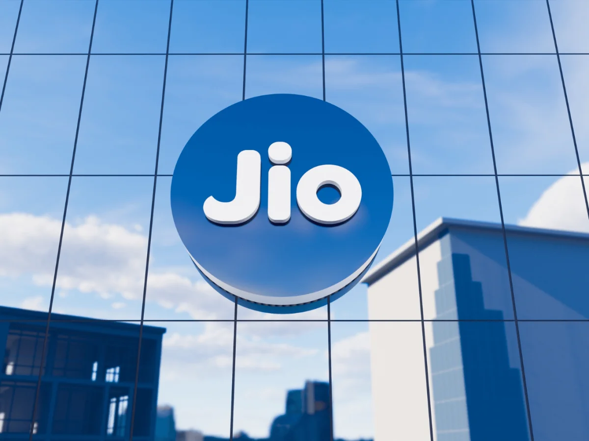 [Update] Jio Platforms Shares Close 26.66% Above Issue Price On Debut