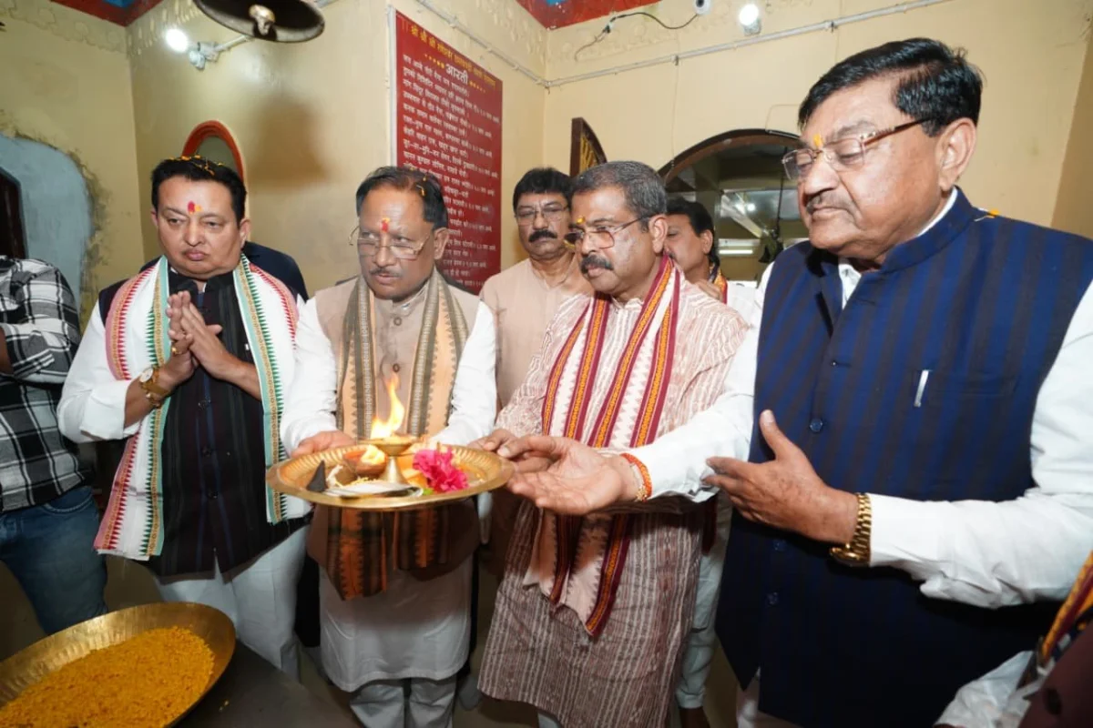 मुख्यमंत्री विष्णु देव साय ने रामचंडी मंदिर में पूजा-अर्चना कर प्रदेश की खुशहाली एवं सुख-समृद्धि की कामना की ..